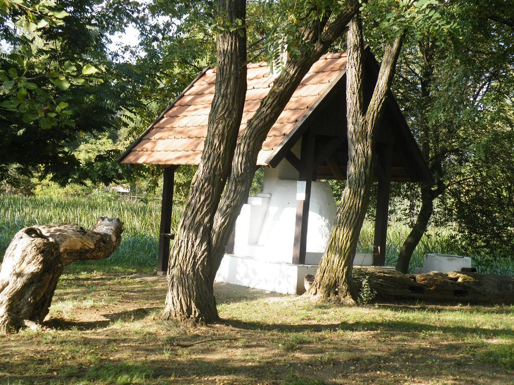 Vizimalom Kemping, Panzio Es Etterem Turistvandi Buitenkant foto