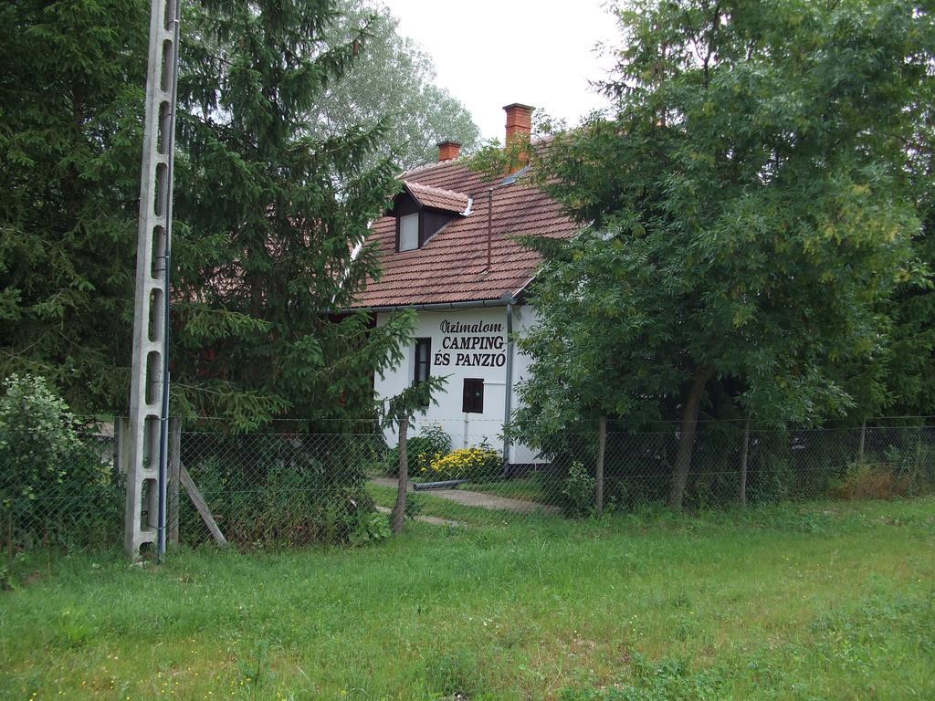 Vizimalom Kemping, Panzio Es Etterem Turistvandi Buitenkant foto