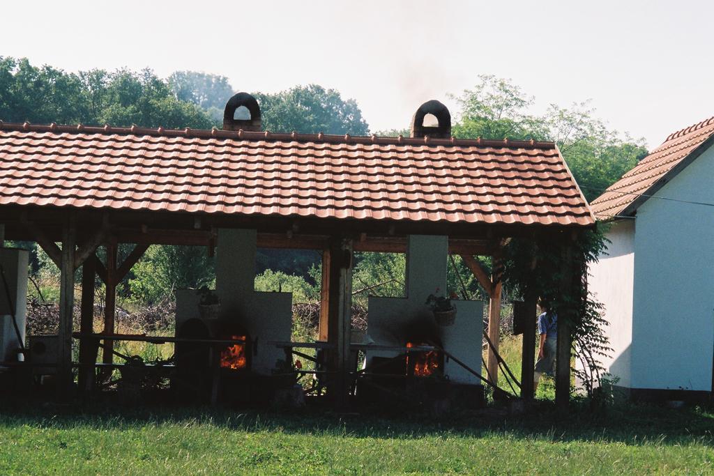 Vizimalom Kemping, Panzio Es Etterem Turistvandi Buitenkant foto